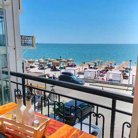 студиа при американеца Hotel Pomorie
